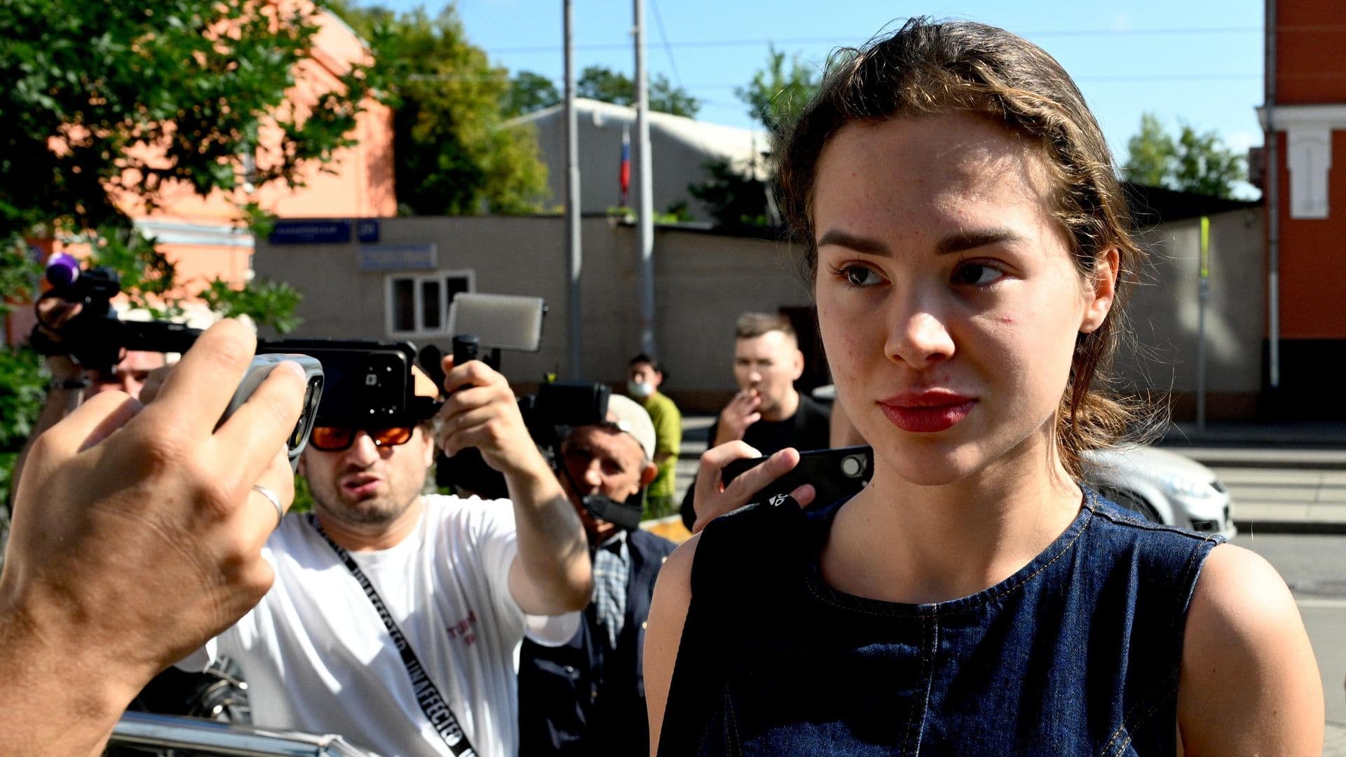 Суд постановил вернуть блогерше Соне Мармеладовой игрушки для взрослых