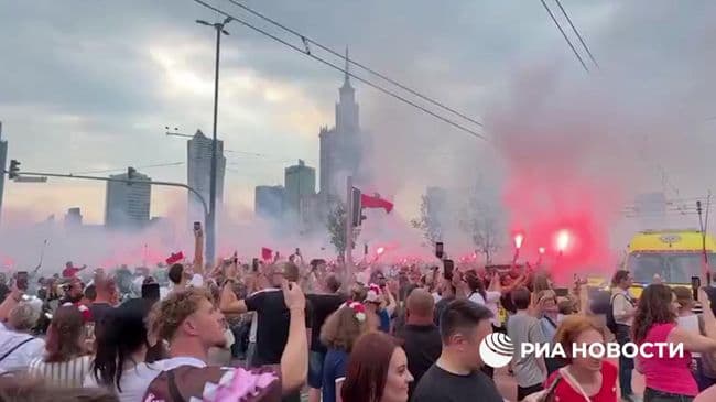 В столице Польши в годовщину Варшавского восстания завыли сирены