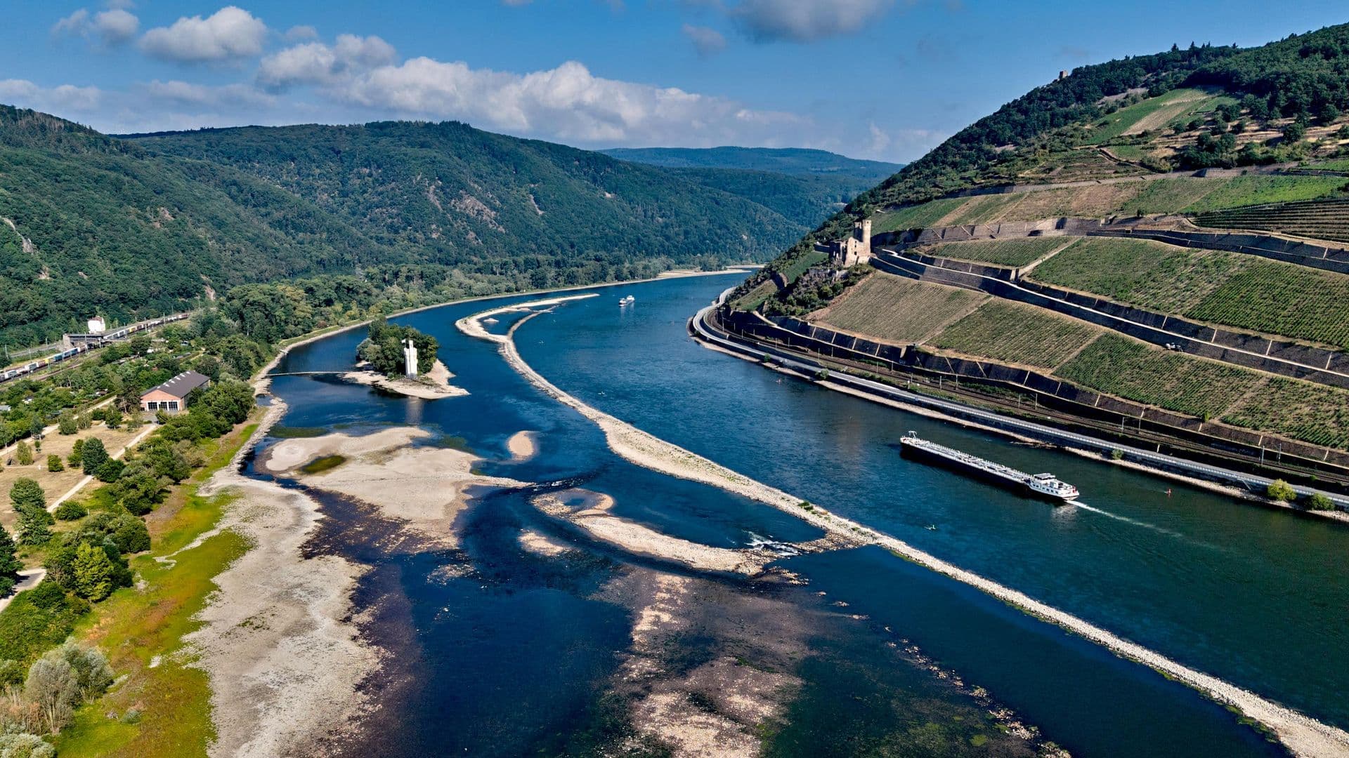 В Германии зафиксировали новый рекордный минимум уровня воды в Рейне