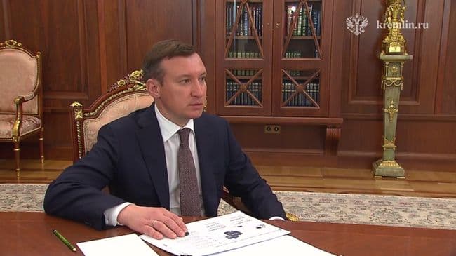 Путин провел встречу с главой компании "Алроса" Маринычевым