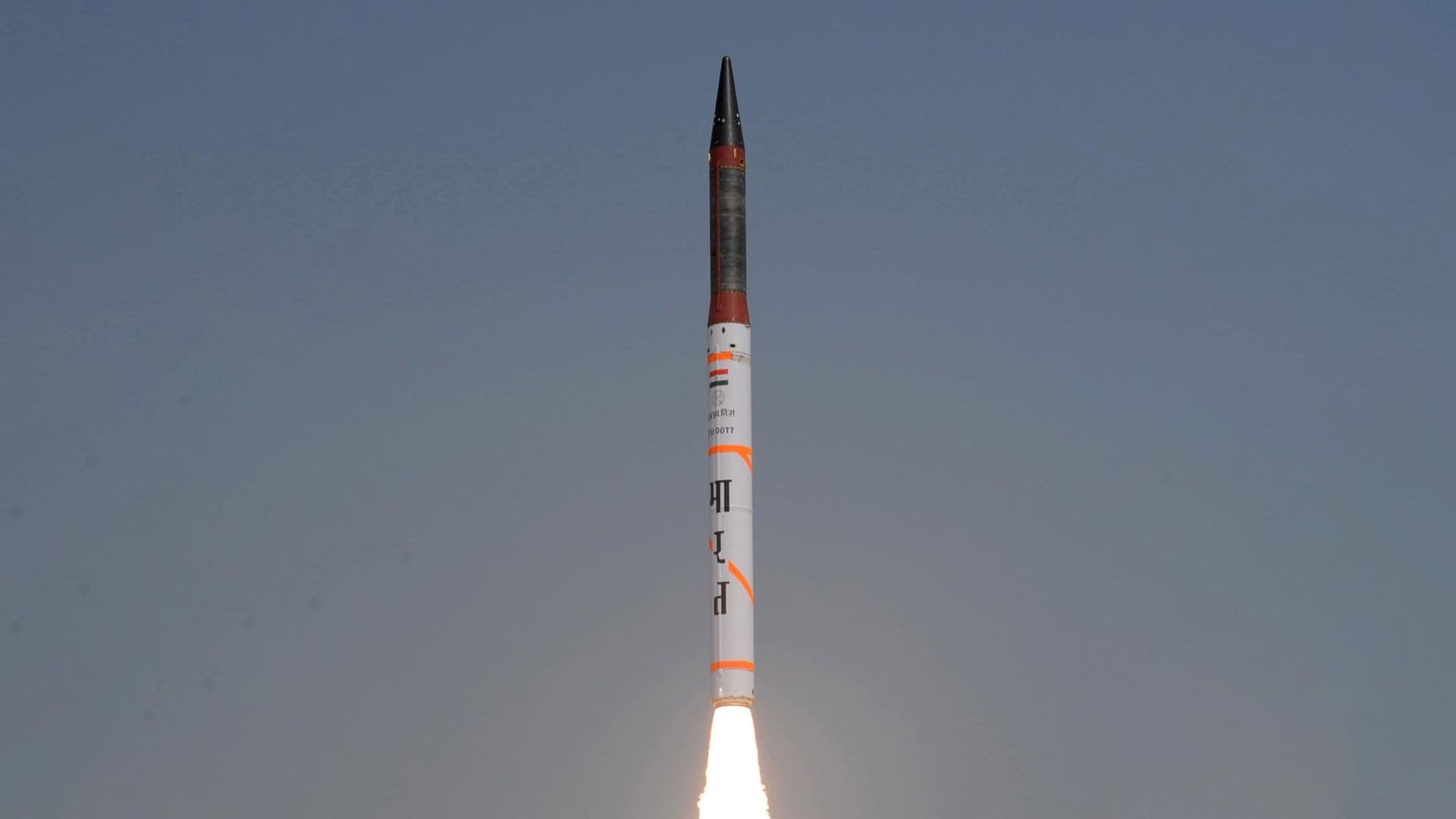Индия провела испытания баллистической ракеты "Агни-4"