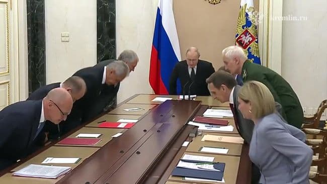 Путин рассказал Совбезу об учениях Тихоокеанского флота