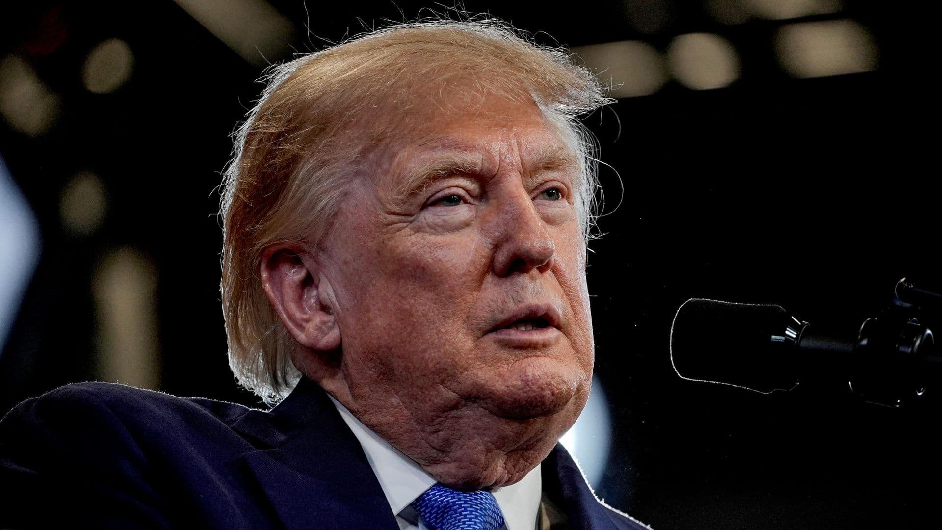 Глава Колумбии попросил Трампа приостановить пошлины на товары из страны