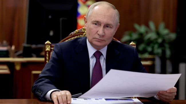 Путин обсудил с главой НАО вопросы помощи участникам СВО и их семьям