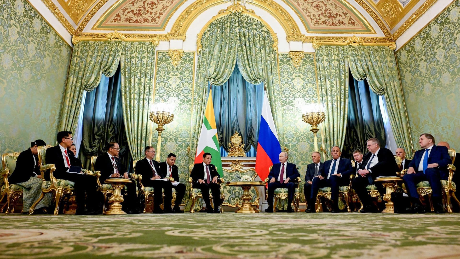 Путин рассказал о финансовых связях России и Мьянмы