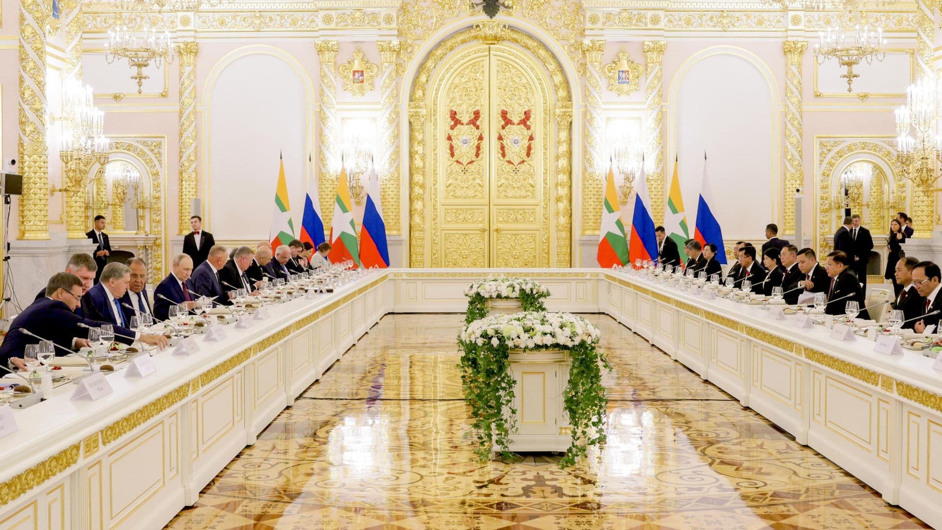 Отношения между Россией и Мьянмой продолжают укрепляться, заявил Путин