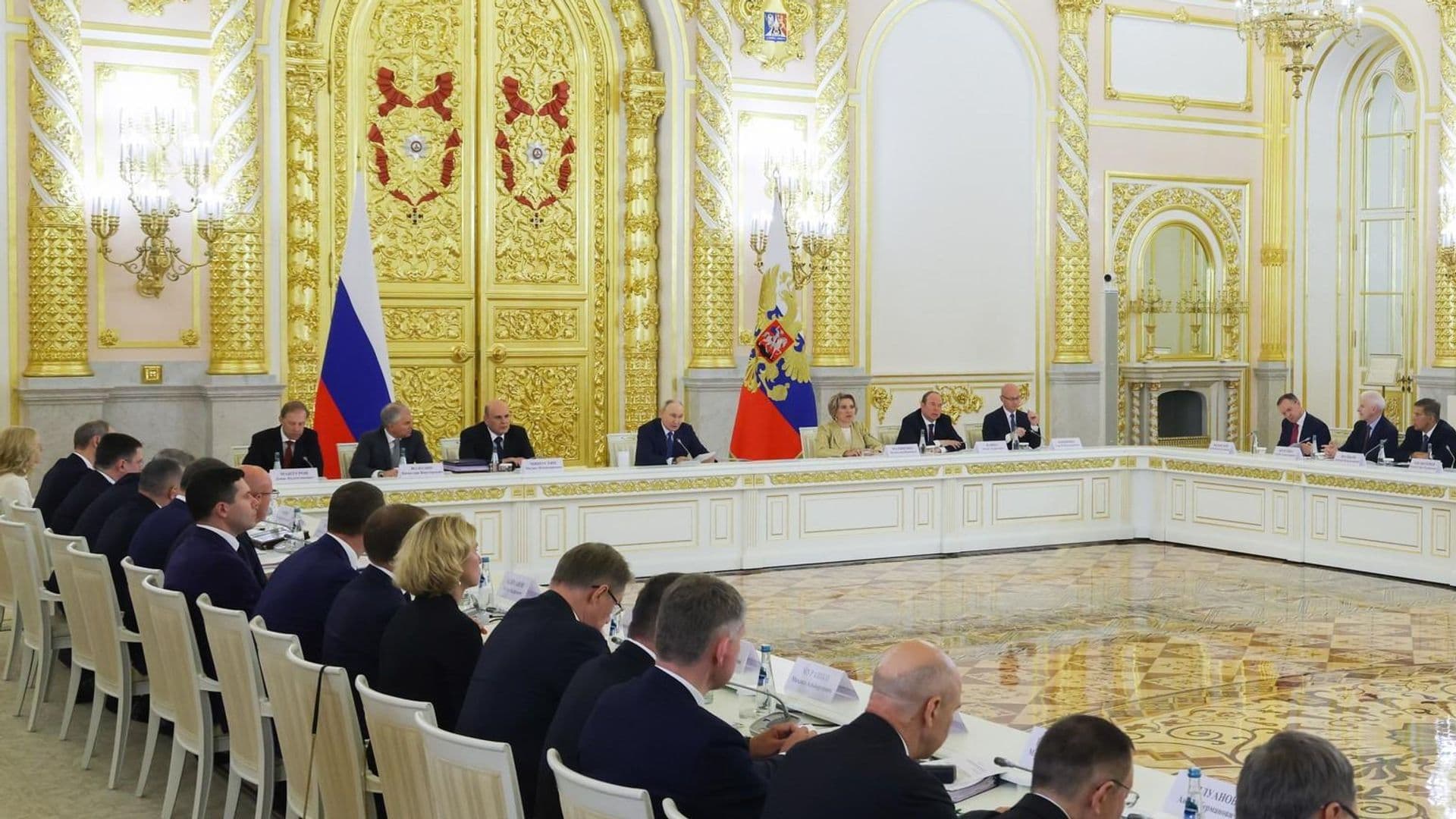 Путин предложил учесть предложения по выделению показателей для бойцов СВО