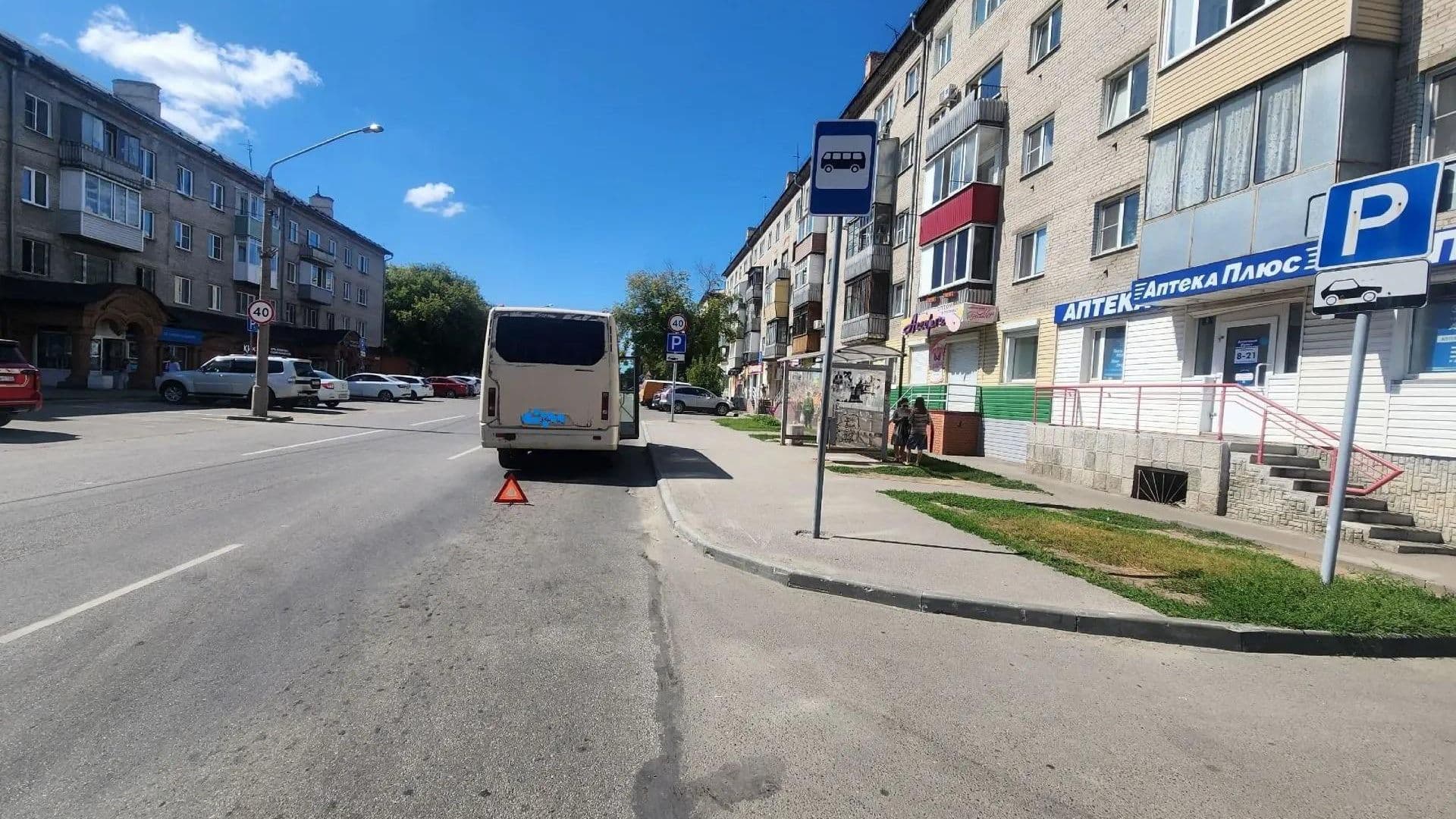 Жительница Барнаула осталась без пальца, зацепившись кольцом за саморез