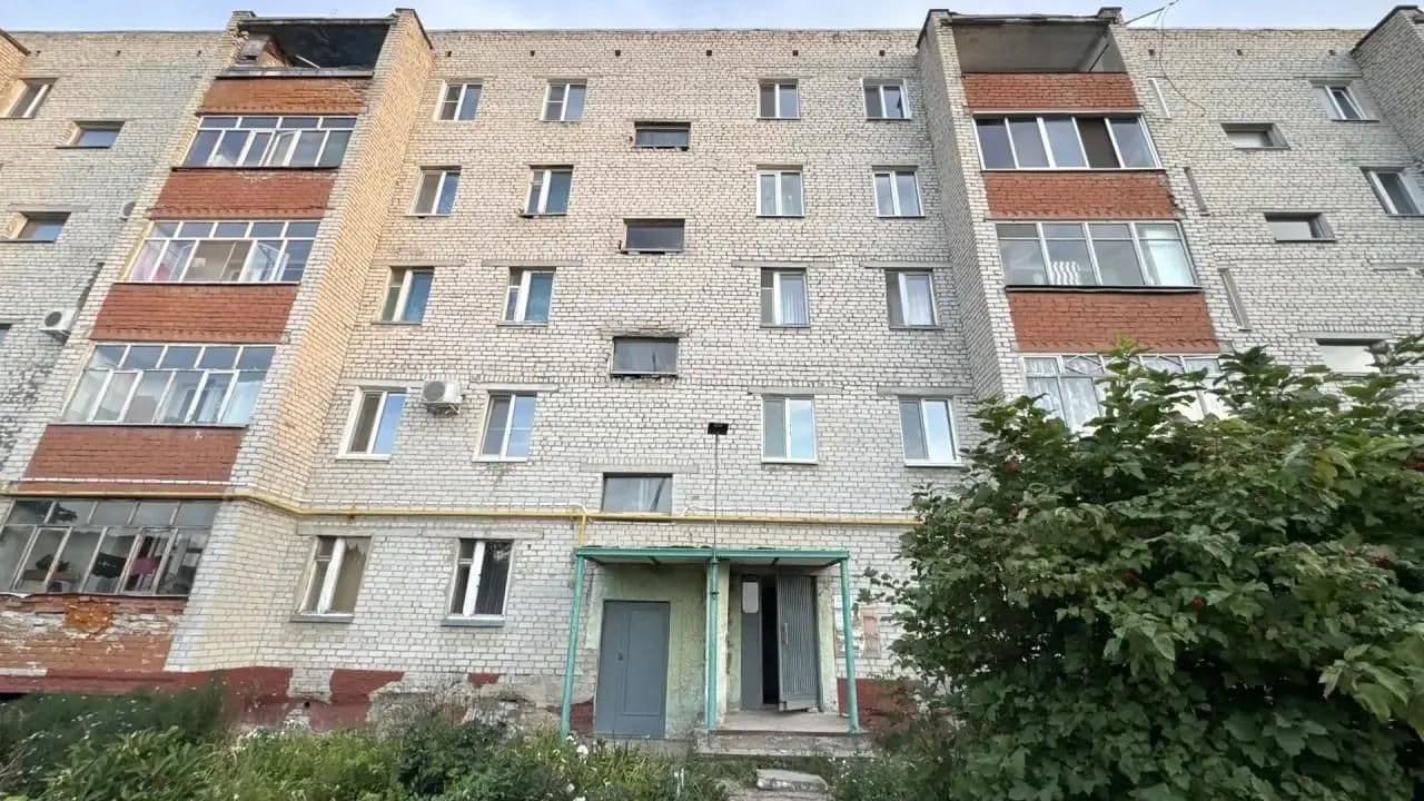 В Саратовской области ребенок упал из окна пятого этажа