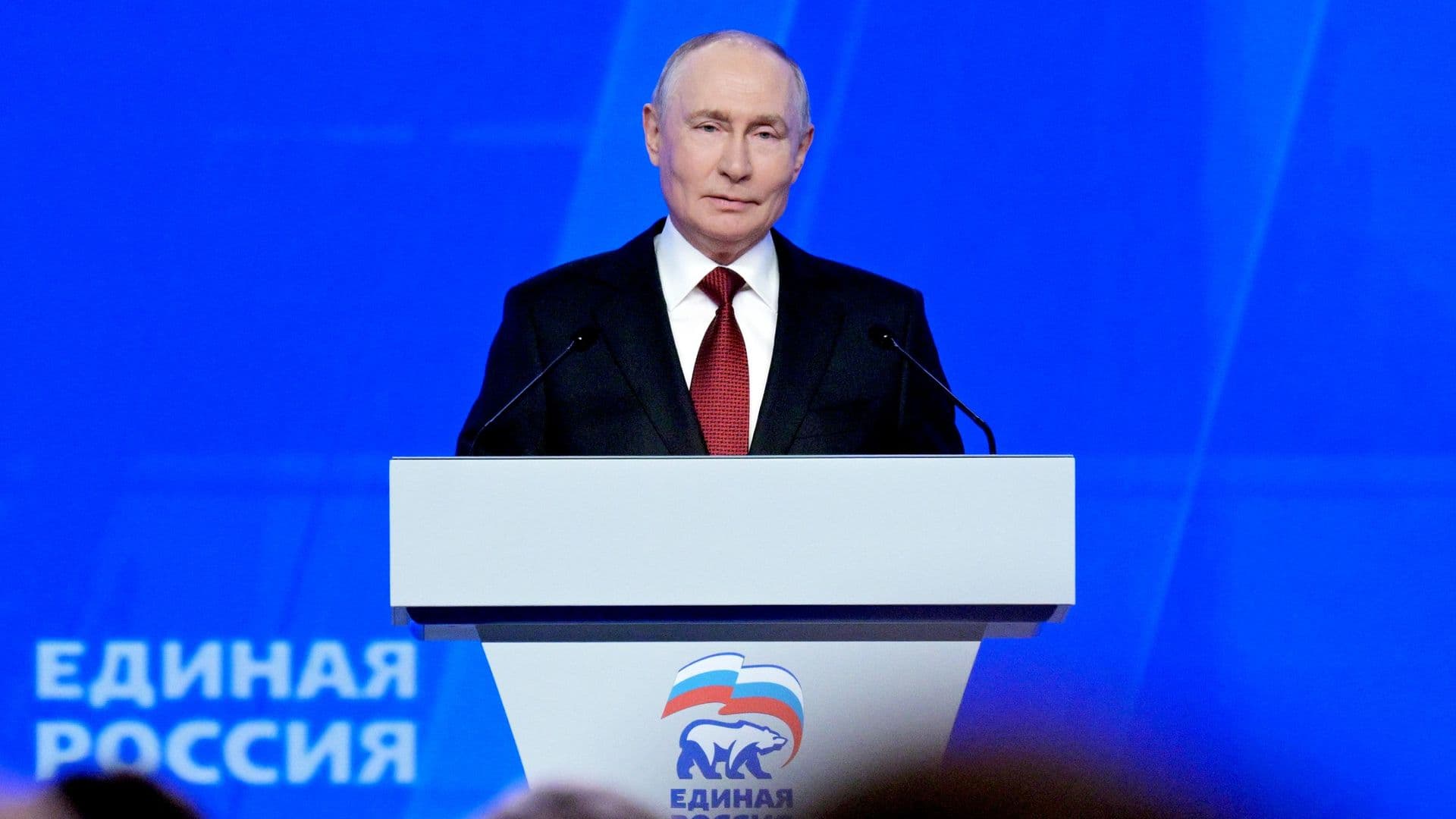 Новый созыв Госдумы должен твердо защищать интересы России, заявил Путин
