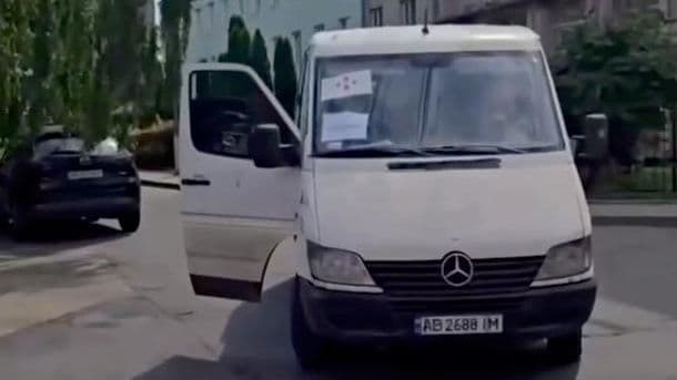 СМИ: на Украине ТЦК используют автобусы с надписью "Доставка Новой почты"