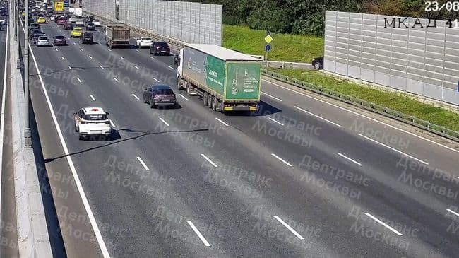 Появилось видео ДТП на 42-м километре МКАД