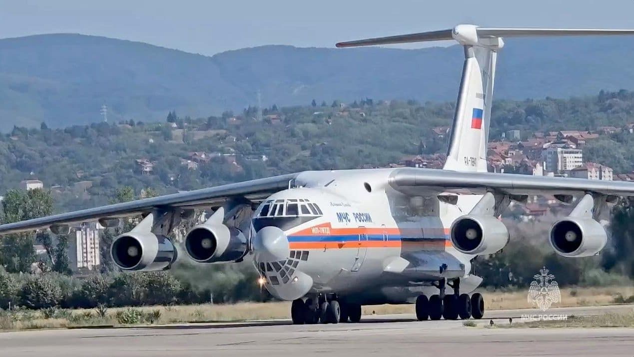 Авиация МЧС России ликвидировала основные очаги пожаров в Сербии
