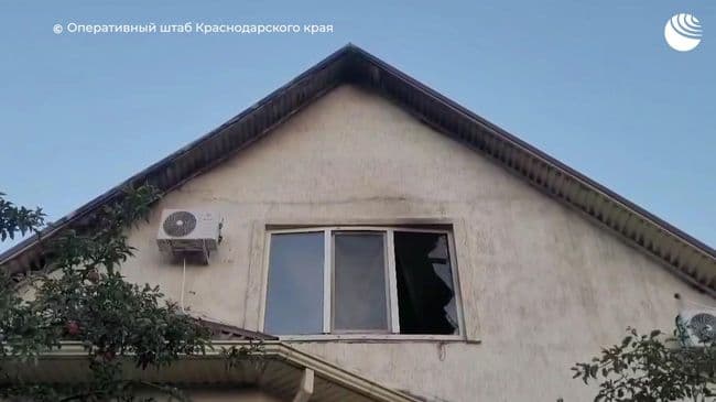 Опубликовано видео с места падения обломков БПЛА в Краснодаре