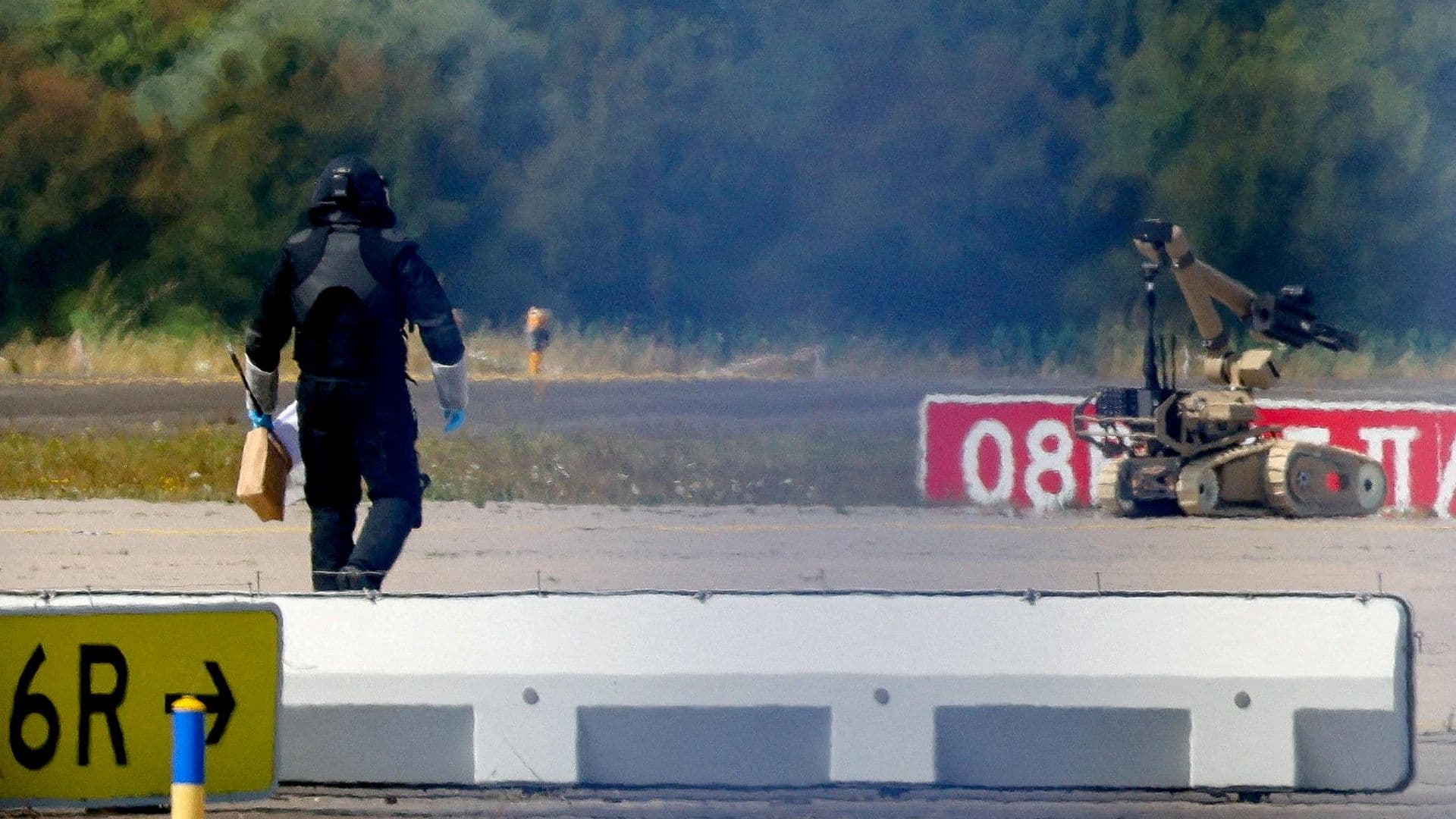 СМИ: около аэропорта Лейпцига обнаружили еще один беспилотник и взрывчатку
