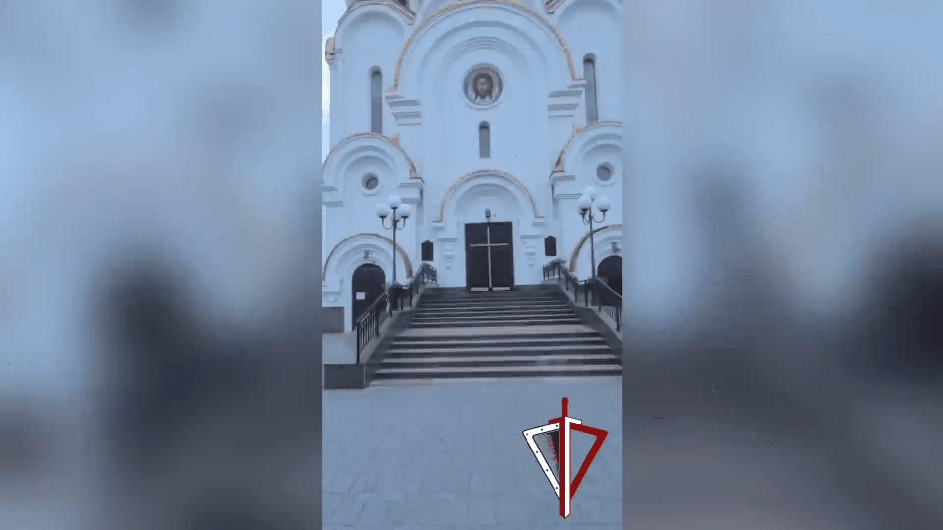 В Красноярске пьяный мужчина взломал двери храма, чтобы помолиться