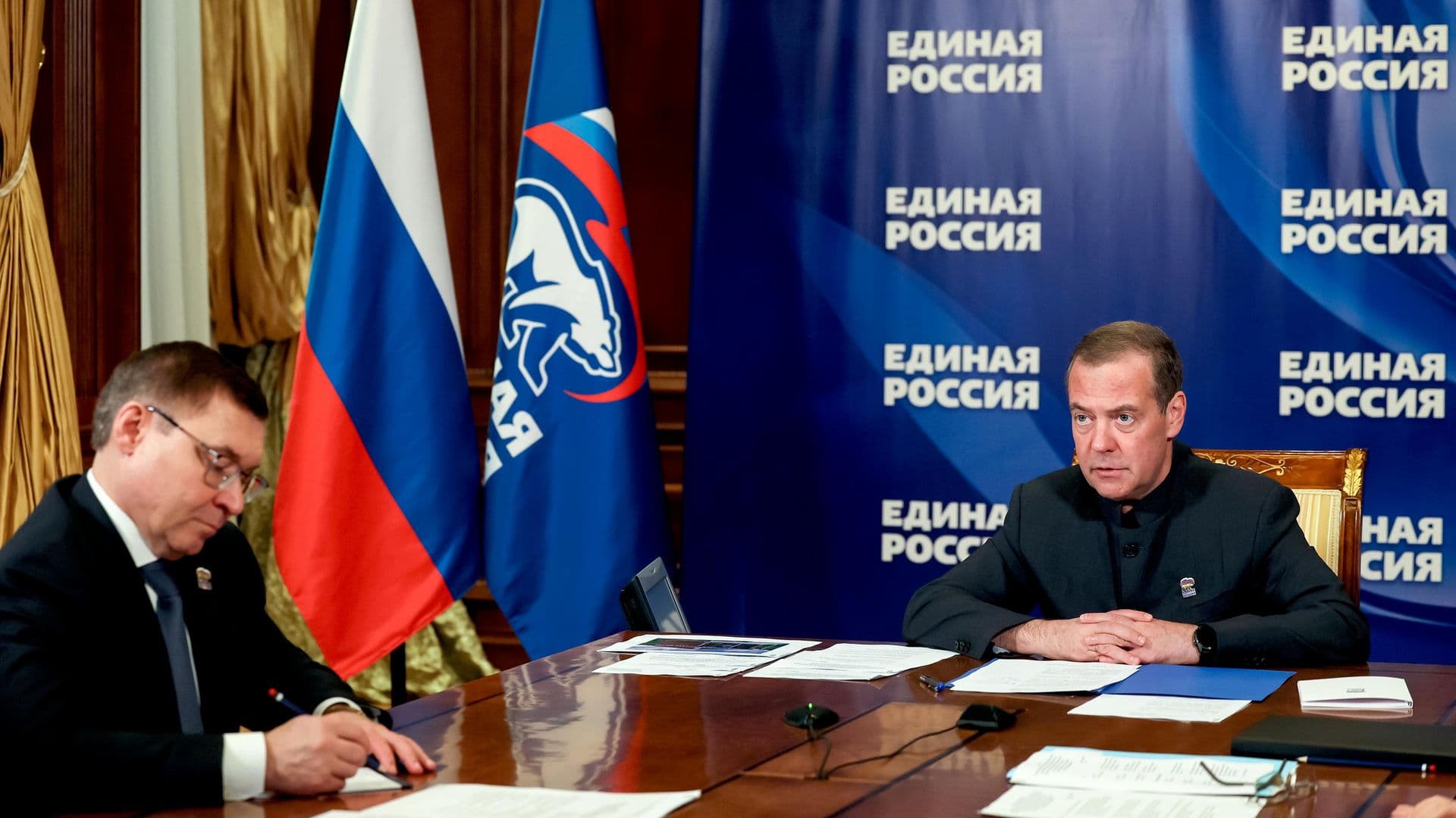 ЕР активно работает над устойчивым ростом "Почты России", заявил Медведев