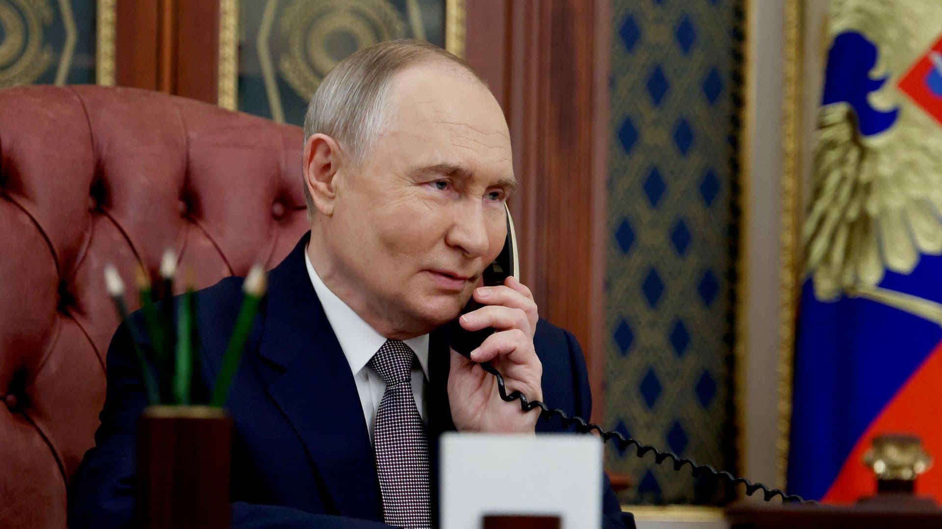 Разговора с Трампом пока нет в планах Путина, сообщил Песков
