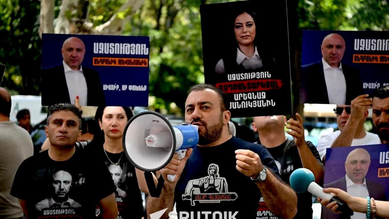 В Армении проходит акция с требованием освободить оппозиционеров