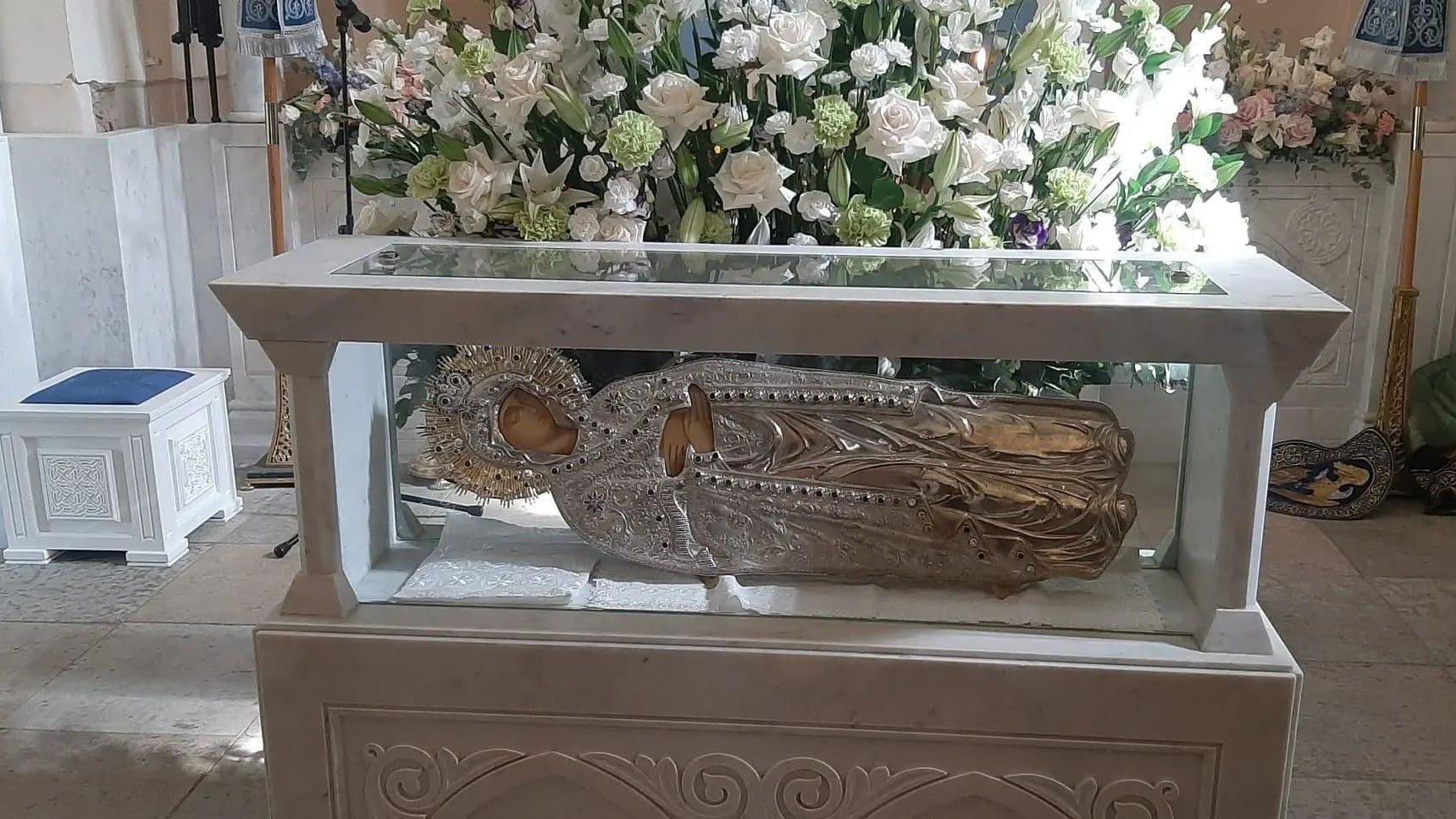 Игумения рассказала, что будет с Гефсиманской плащаницей в Старой Ладоге