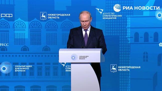 Путин отметил важность вклада каждого россиянина в общую победу
