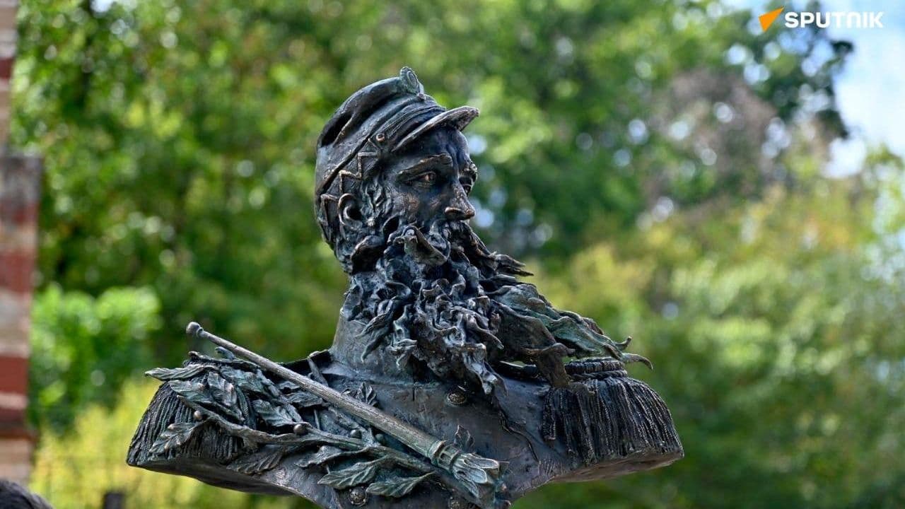 На юге Сербии открыли памятник русскому добровольцу Раевскому