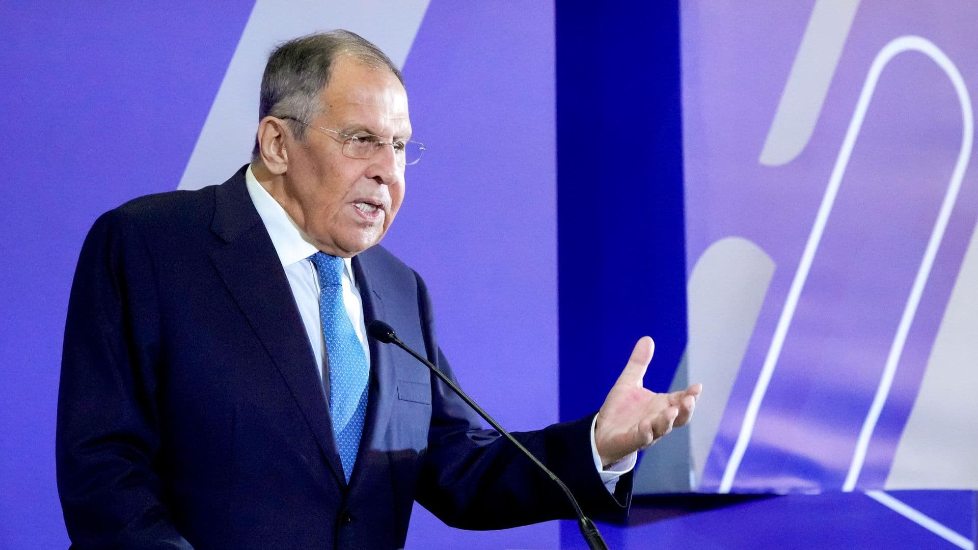 Путин четко изложил принципы урегулирования на Украине, заявил Лавров