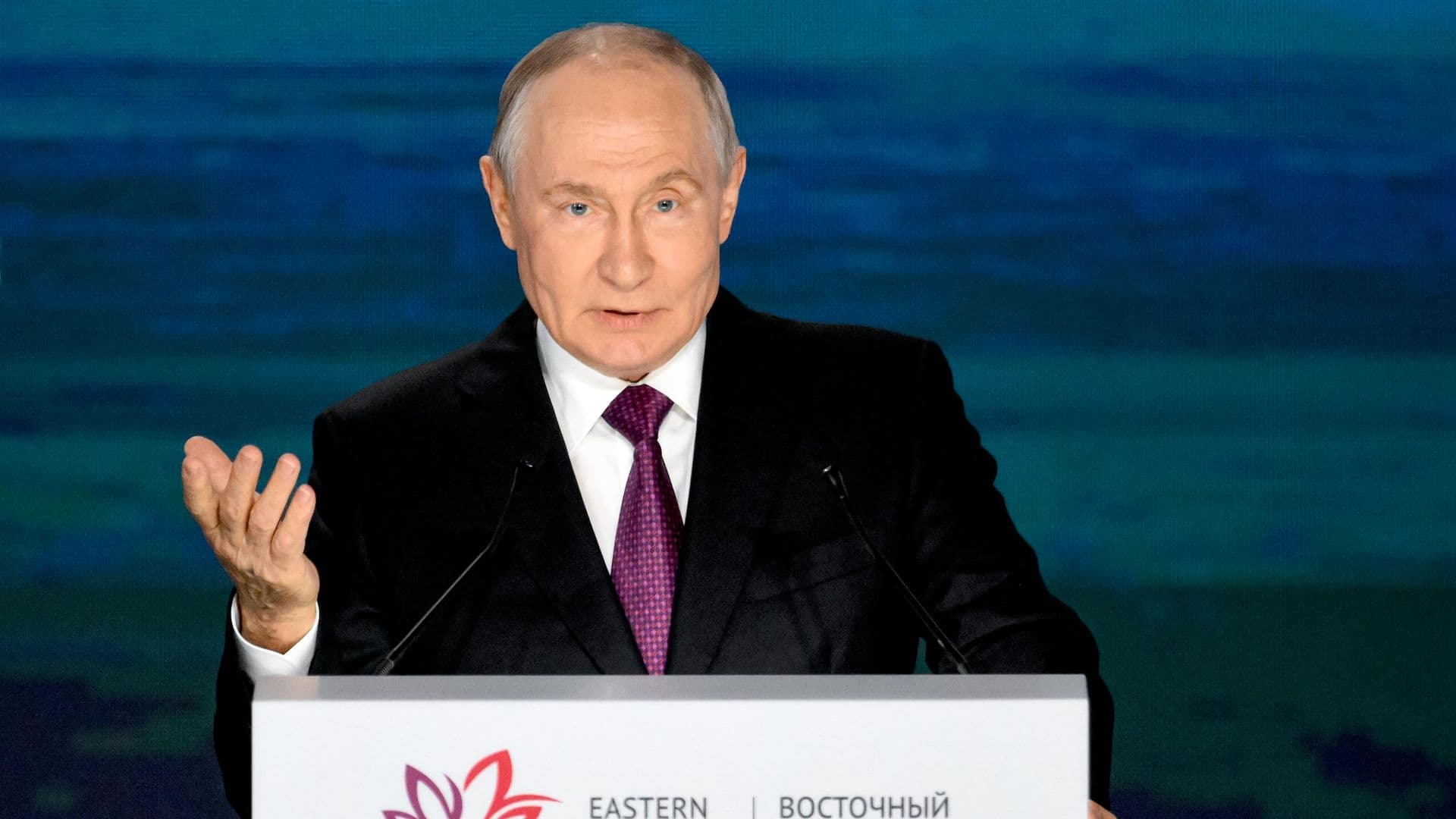Путин призвал уделять особое внимание защите Байкала, рек Амур и Лена