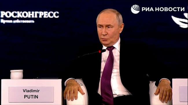 Россия выступает за восстановление отношений с США, заявил Путин