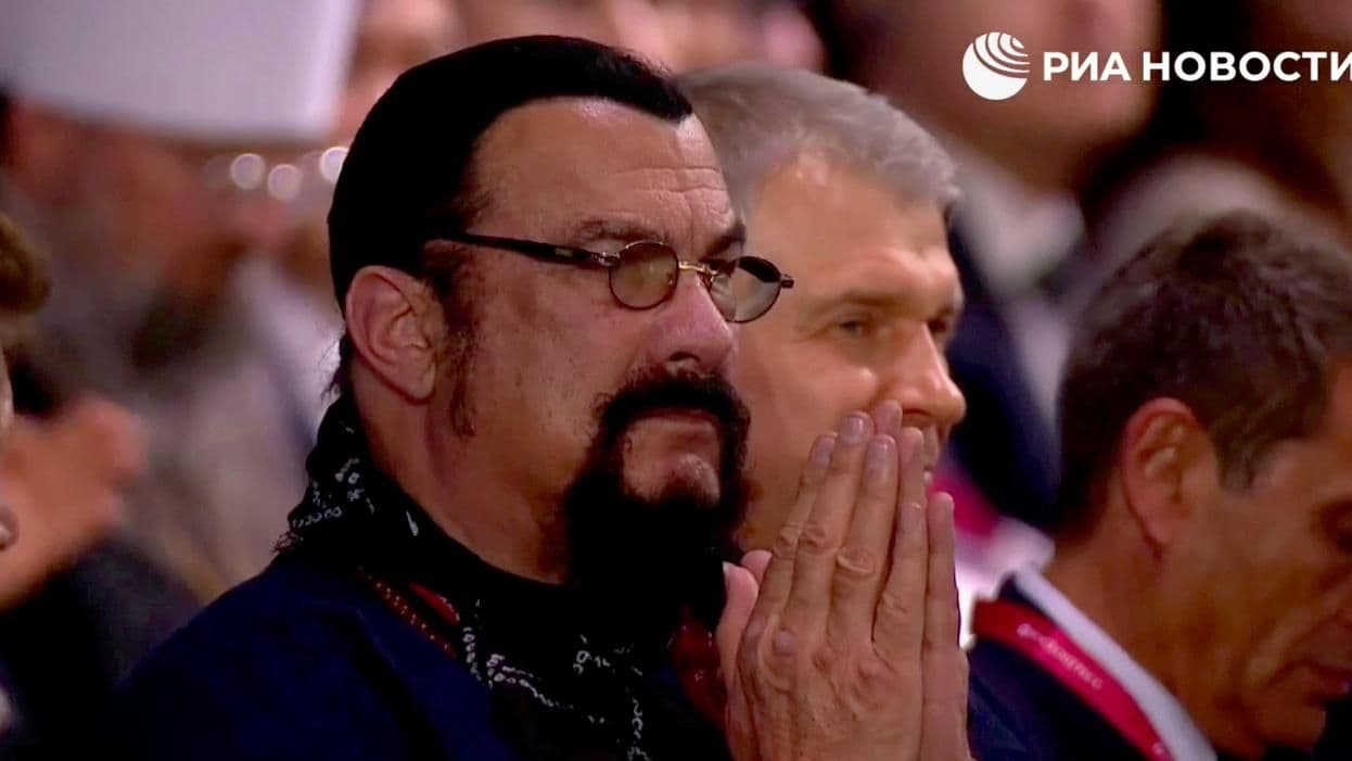 Сигал поблагодарил Путина, назвавшего его другом России