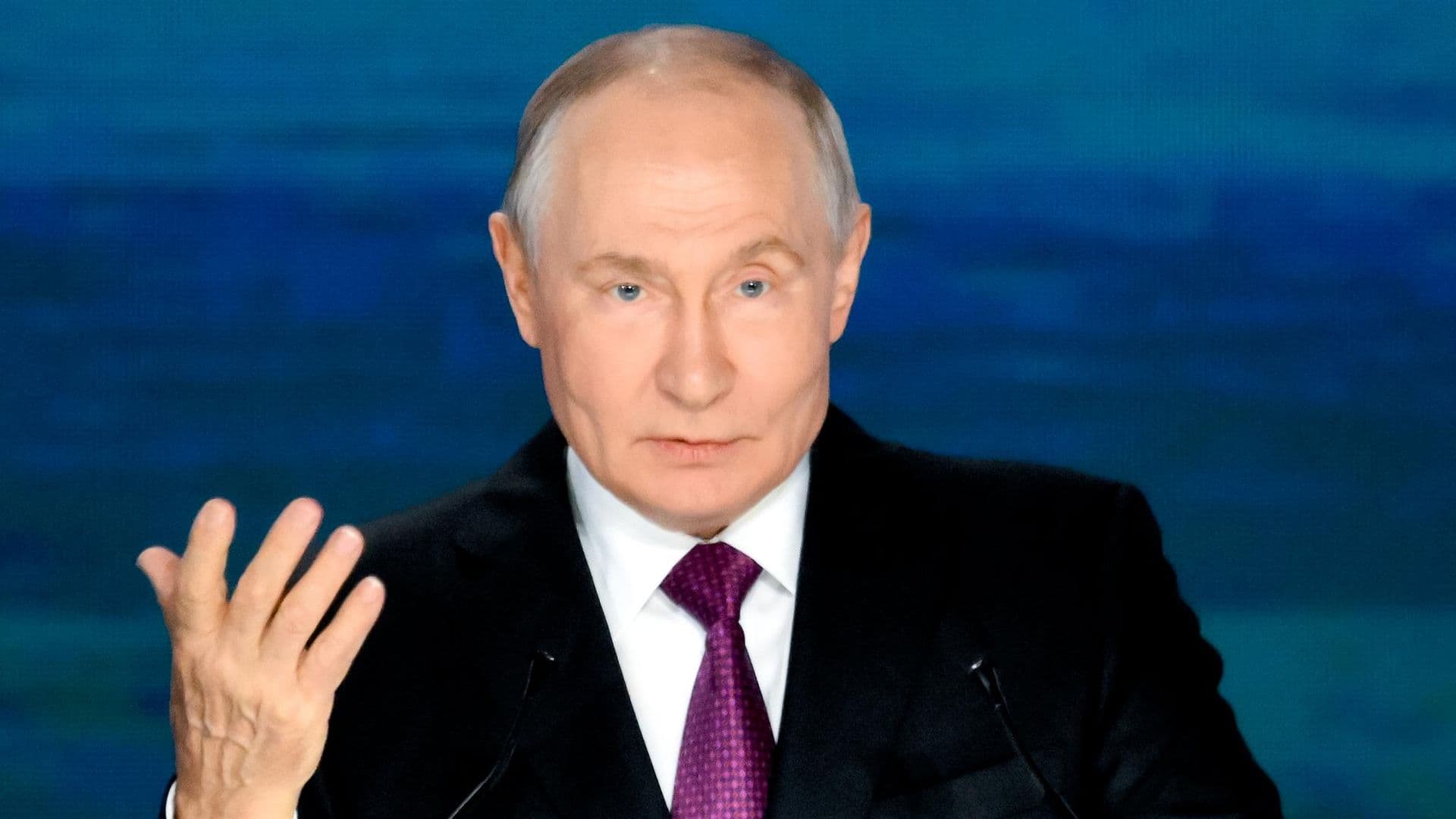 Путин вернулся в Москву после поездки в Киргизию и на Дальний Восток
