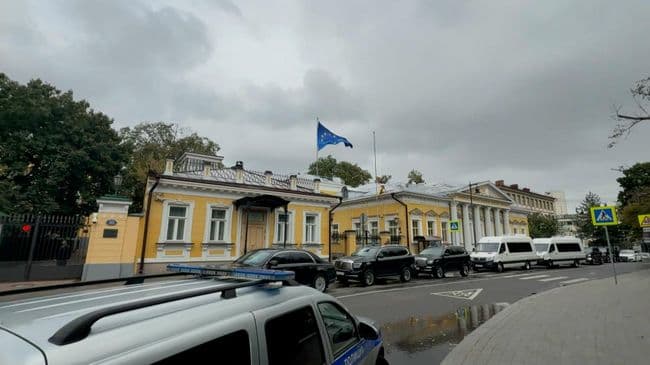 Кортеж с Уиткоффом и Кушнером приехал в резиденцию посла США в Москве
