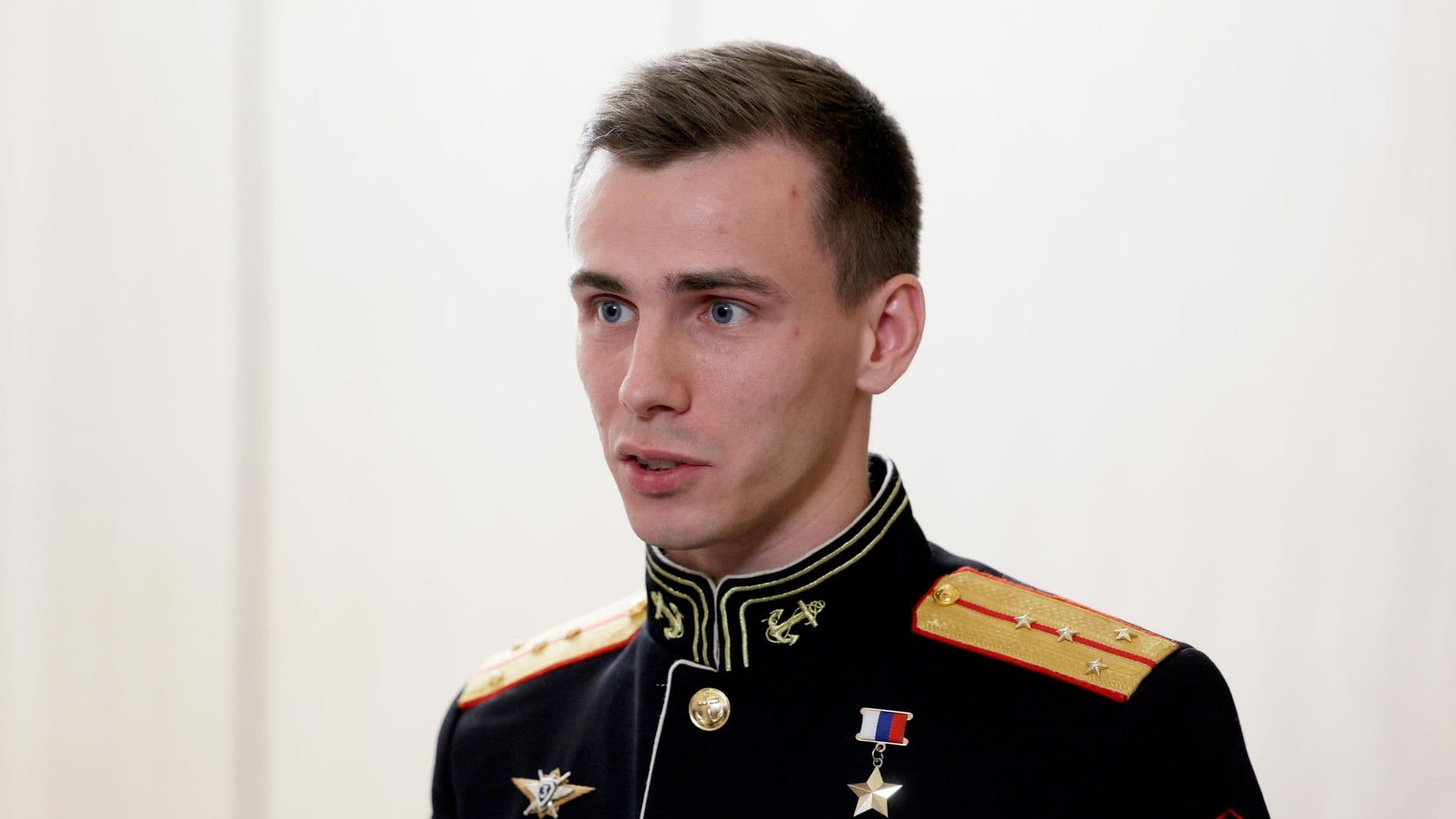 Именно педагоги воспитывают героев, заявил Головин