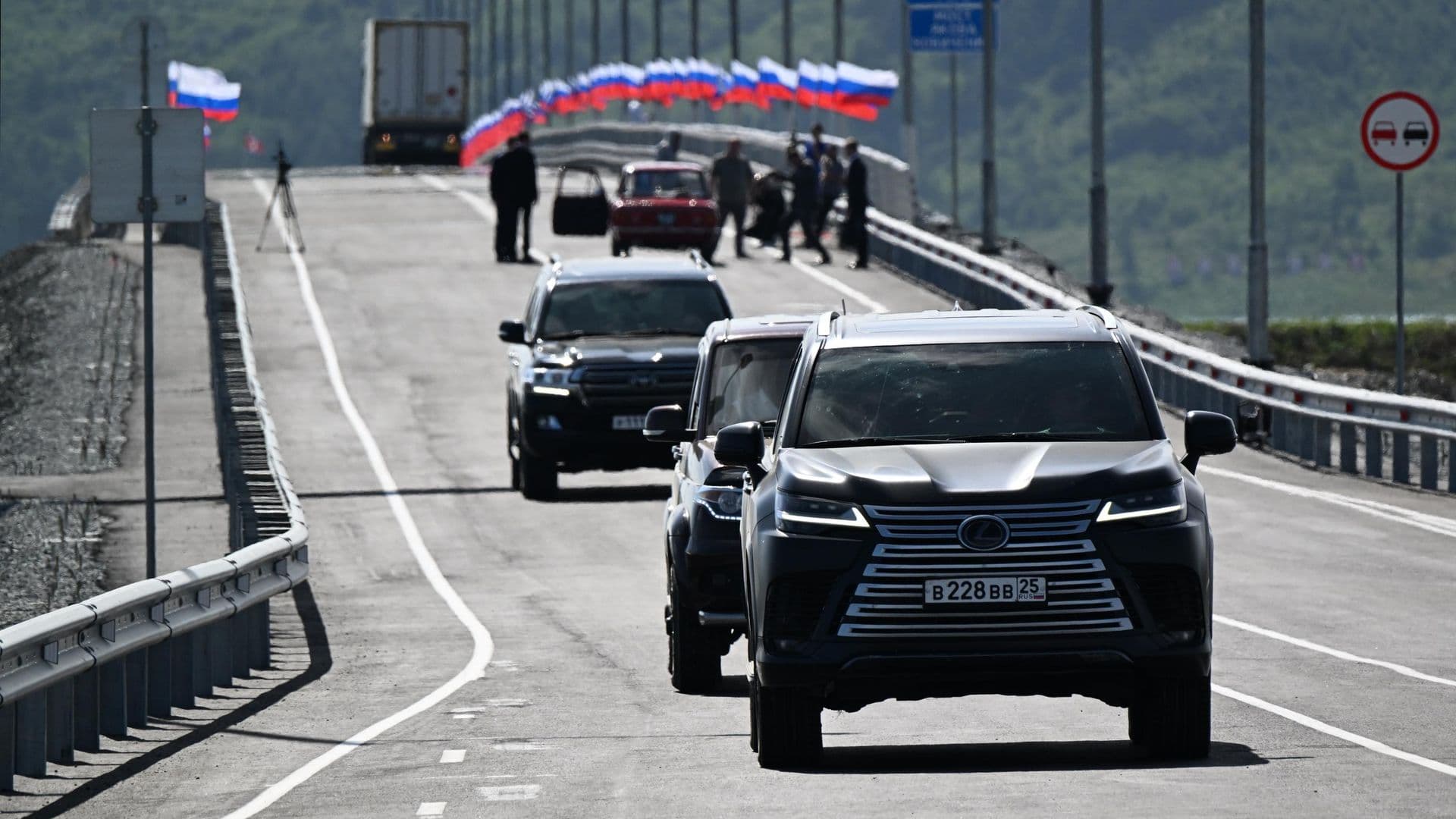 Мост сыграет важную роль в сотрудничестве России и КНДР, заявил Пак Тхэ Сон