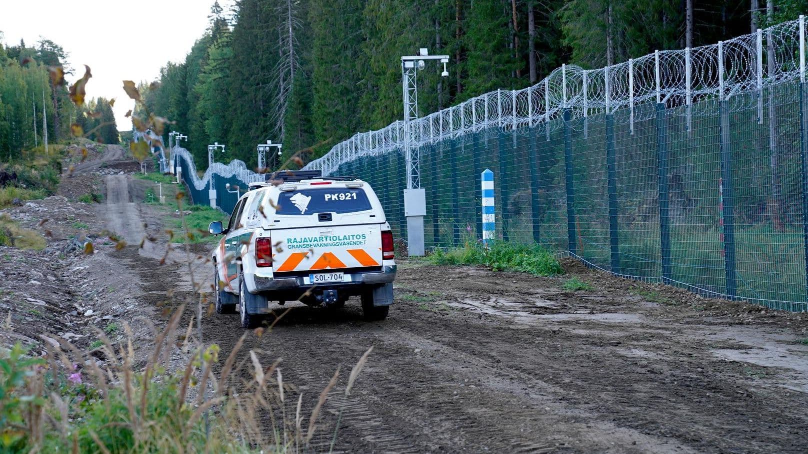 Финляндия проводит форсированную милитаризацию, заявили в посольстве России
