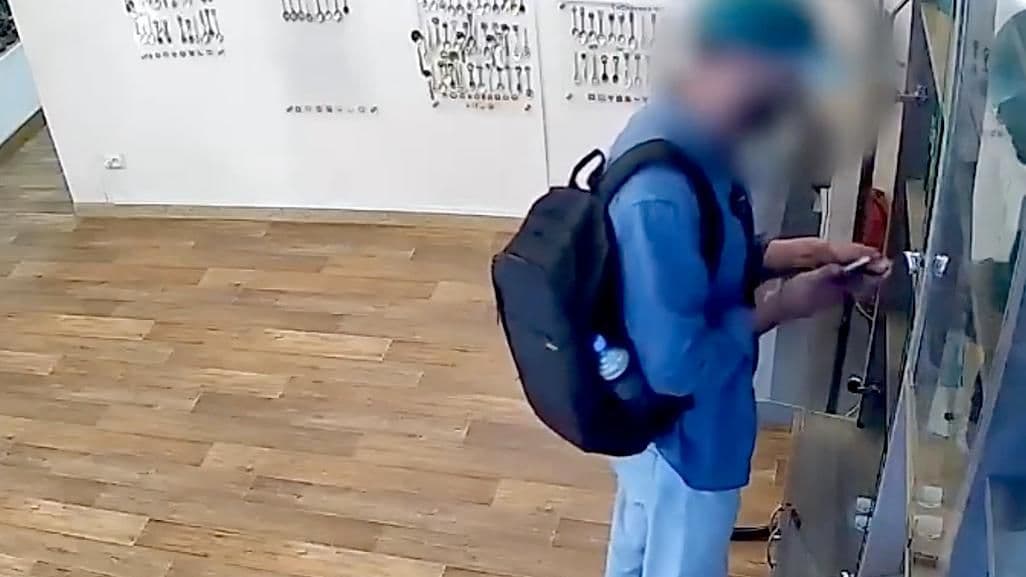 Во Владимире турист украл из музея ложку Венедикта Ерофеева