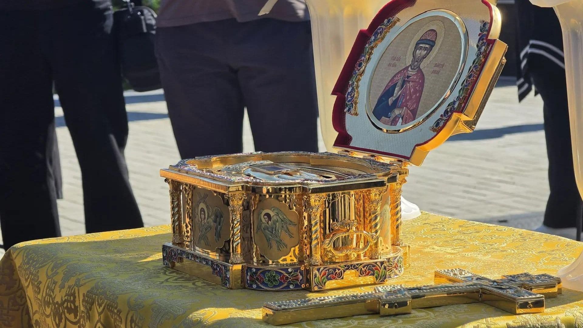 Частицу мощей Дмитрия Донского отправили на ЛБС
