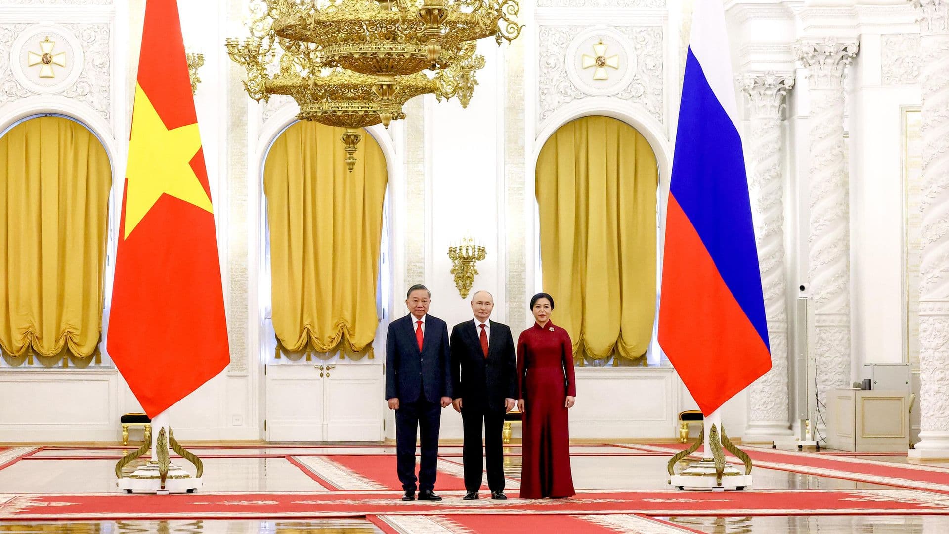 Лидер Вьетнама назвал Путина близким братом вьетнамского народа