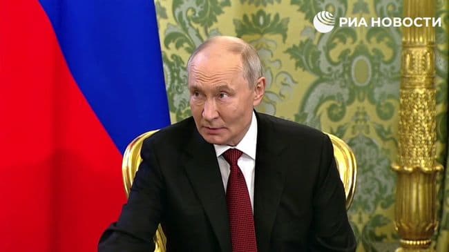 Путин назвал отношения с Вьетнамом особыми