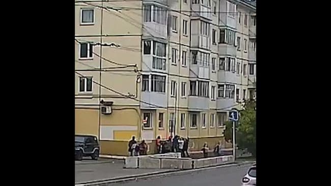 Жители Мурманска помогли ребенку спастись при пожаре в жилом доме