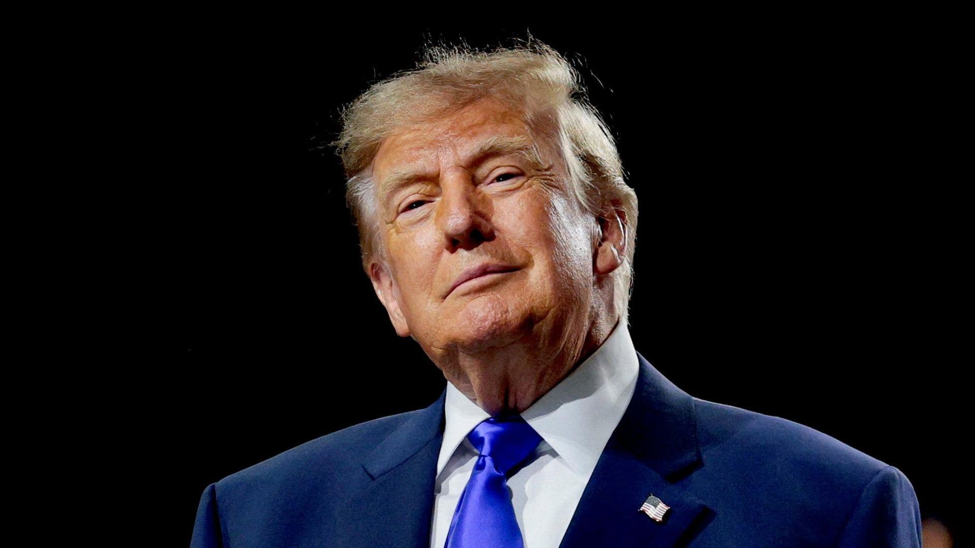 СМИ: Трамп хочет выплатить миллиону американцев компенсации за медрасходы