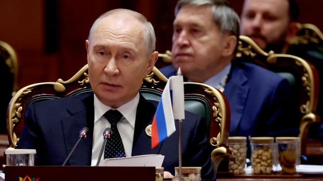 Однополярная система международных отношений уходит в прошлое, заявил Путин