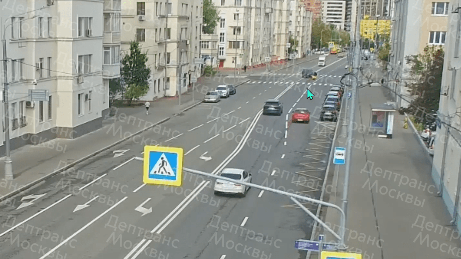 На Дубровской улице в Москве произошло ДТП с участием машины и мотоцикла