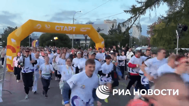 Молодежь из разных стран приняла участие в забеге в Екатеринбурге