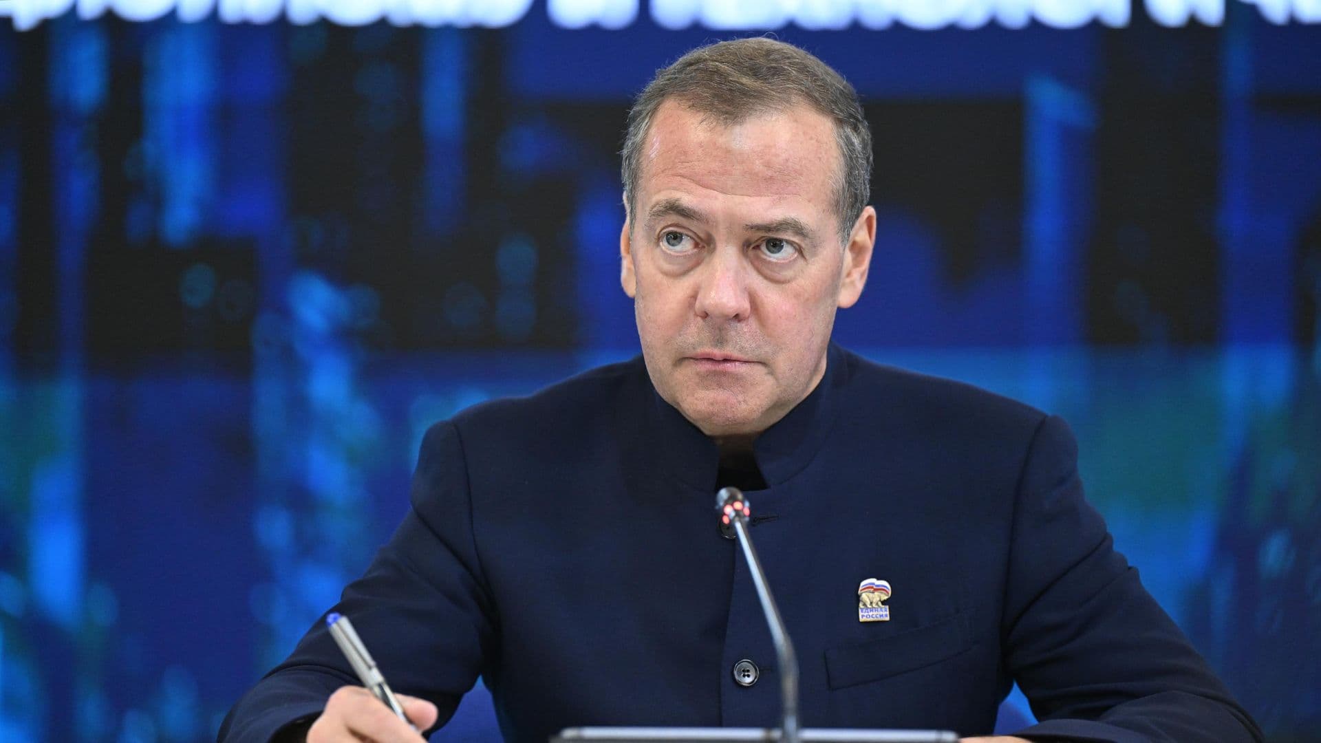 Медведев рассчитывает, что ЕР на выборах добьется необходимых результатов