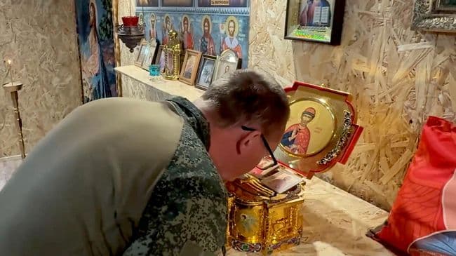 Бойцы "Востока" встретили ковчег с мощами князя Дмитрия Донского