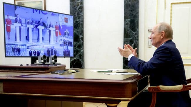 Путин дал поручения по развитию авиационной отрасли