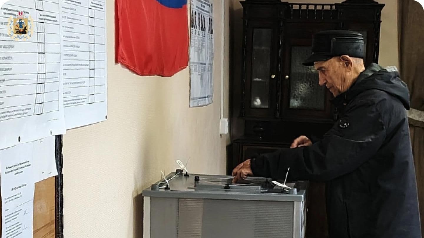 В Архангельской области столетний ветеран войны проголосовал на выборах