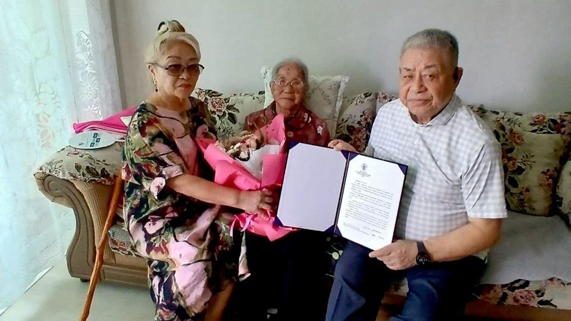 В Сеуле 101-летняя россиянка проголосовала на выборах в Госдуму