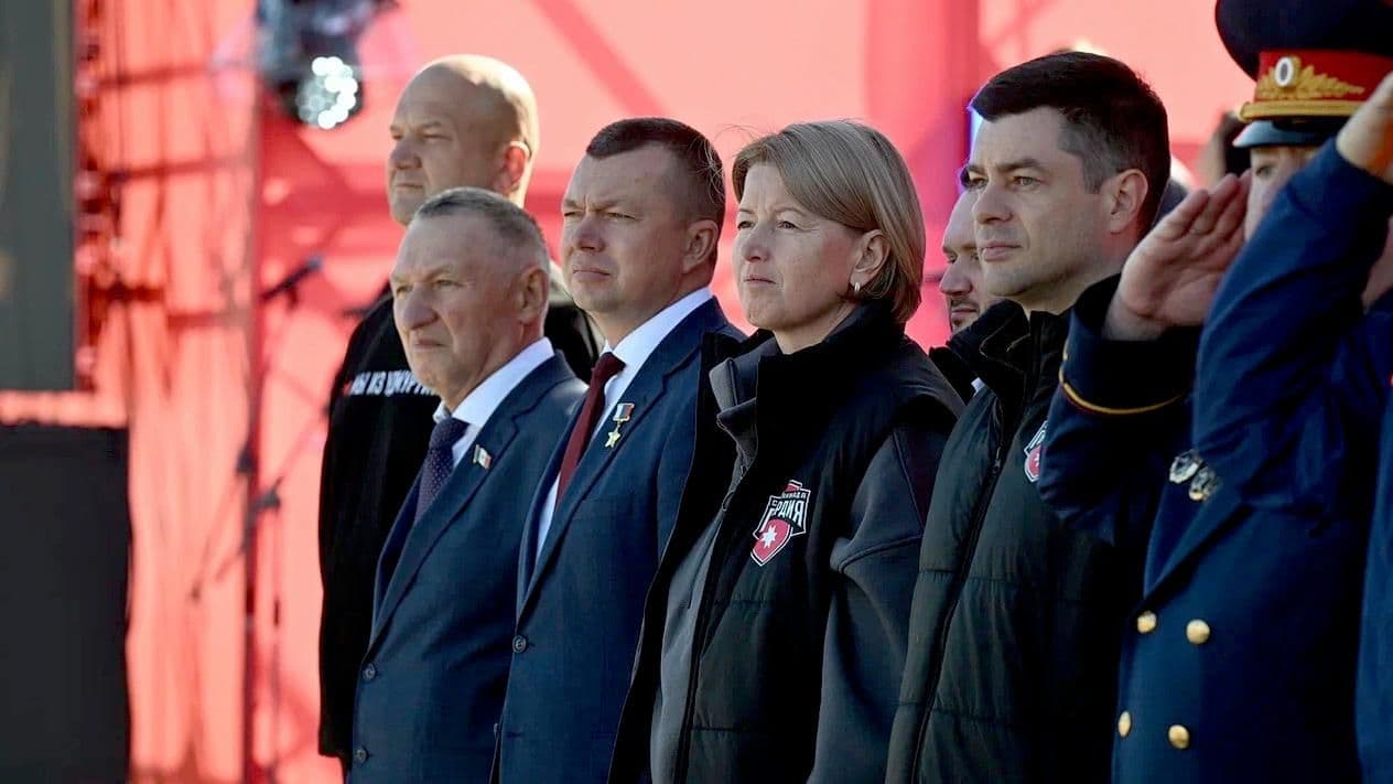 Абрамова наградила победителей патриотических спартакиад